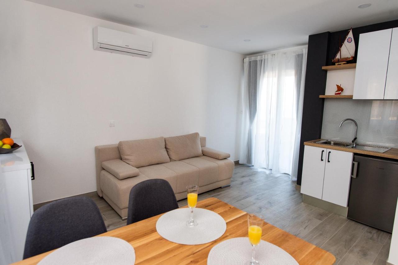 Exclusive Villa Almissa With Swimming Pool And Sea View Lokva Rogoznica Extérieur photo