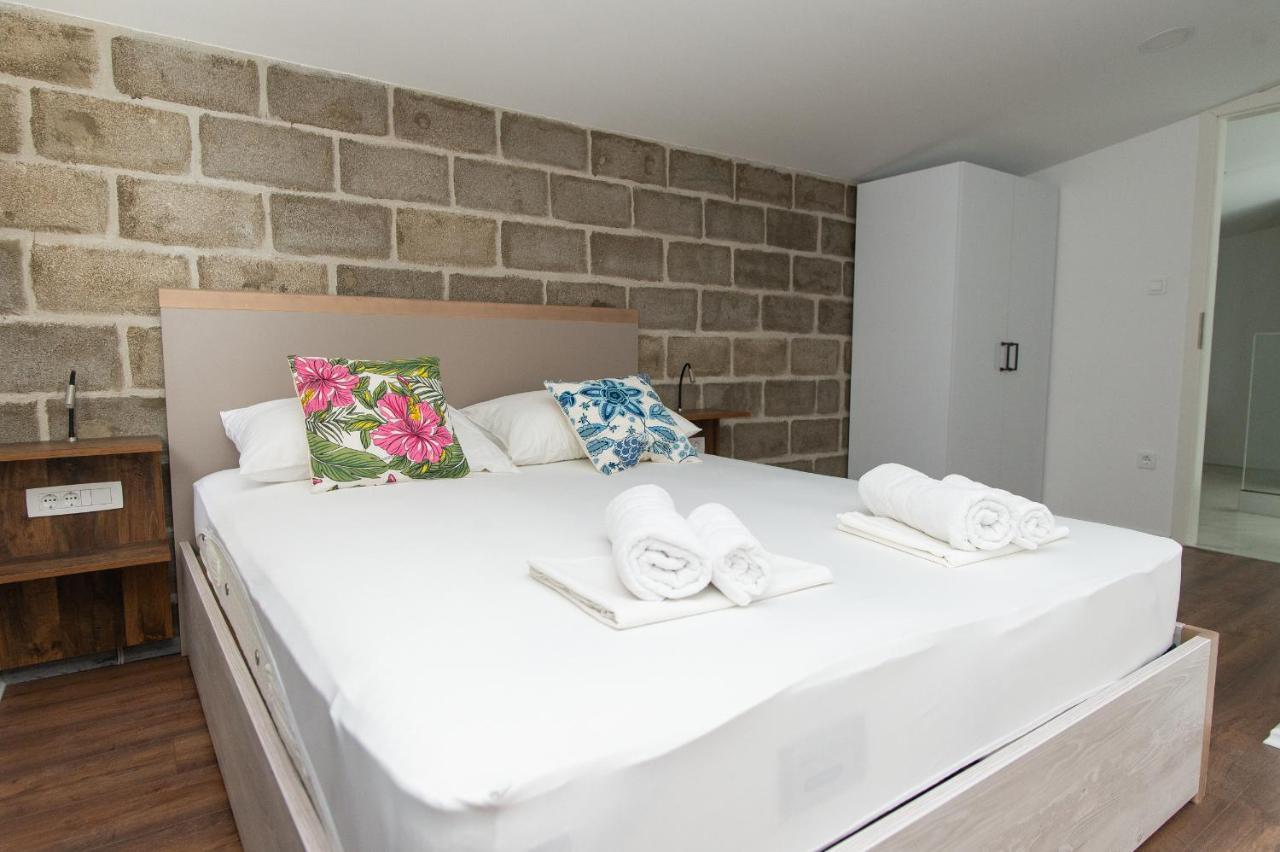 Exclusive Villa Almissa With Swimming Pool And Sea View Lokva Rogoznica Extérieur photo
